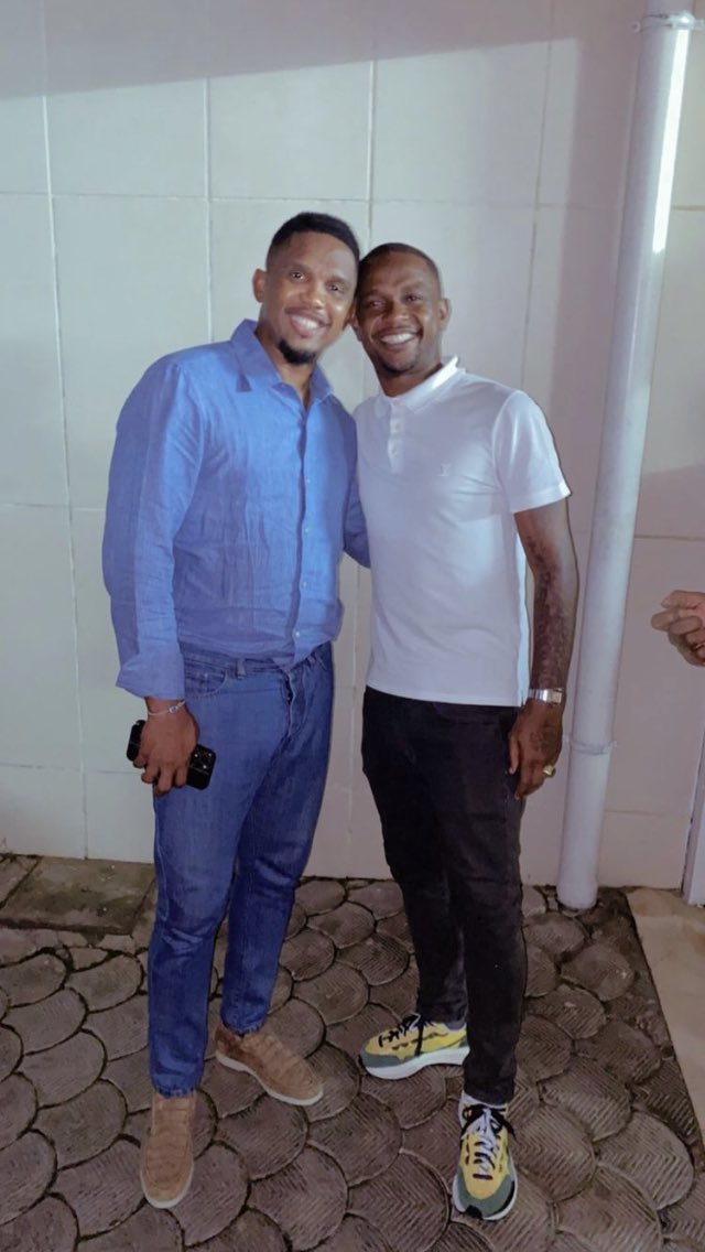 cfootcameroun's tweet photo. Samuel Eto’o avec son plus grand fan 😄🇨🇲🦁 https://t.co/lx2K7jnJDU