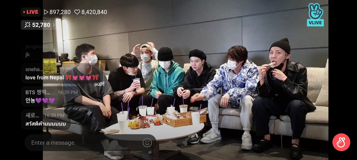 kopiko_b's tweet photo. OT7 is live nowww!! https://t.co/0Ys7EHPcER
