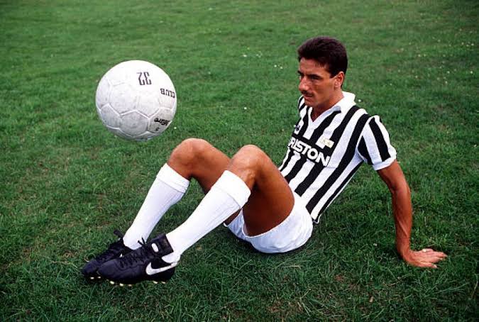 Happy birthday to Ian Rush. Many people forget that for a brief time he played for our club  