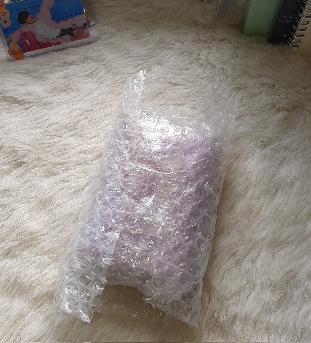 epiphanycart's tweet photo. it was worth the wait!! my seokjinnie butter weverse pob pc have finally arrived!! thank u so much po for being a responsible seller @taebomcart, ang cute ng pagkapack and yung freebies😭💜
#taebomproofs  #taebomfeedbacks https://t.co/lJcYVVZX9W