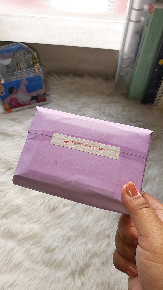 epiphanycart's tweet photo. it was worth the wait!! my seokjinnie butter weverse pob pc have finally arrived!! thank u so much po for being a responsible seller @taebomcart, ang cute ng pagkapack and yung freebies😭💜
#taebomproofs  #taebomfeedbacks https://t.co/lJcYVVZX9W