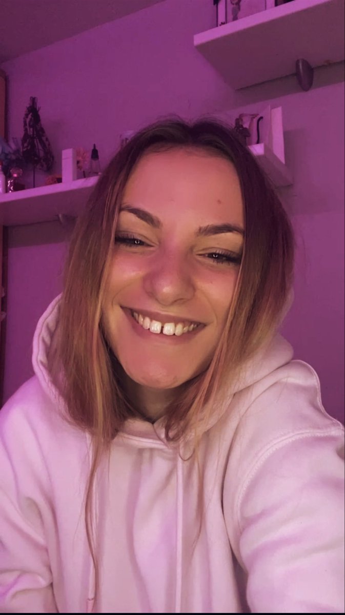 giselagg1801's tweet image. A veces tmb sonrío☺️