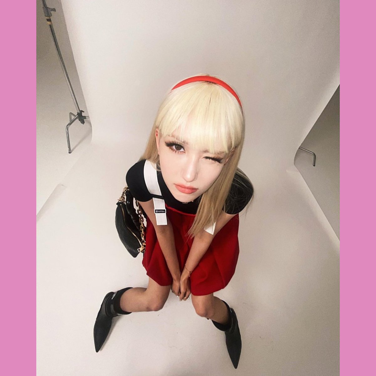 SomiItalia's tweet photo. [NAVER FANCAFE] @/theblacklabel
20.10.2021 

🇮🇹: “Titolo: Attendete con ansia oggi.”

🇬🇧: “Title: Look forward to today.”

#JEONSOMI #SOMI #전소미 #소미 
#XOXOSOON #SOMI1STALBUM #SOMICOMEBACK #SOMISCOMEBACK #SOMICOMEBACK1STALBUM https://t.co/lE1Tm4oLjn