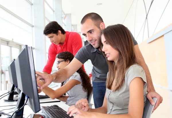 TechTimeTexas's tweet image. Employees achieve 37% more in a workday when their #technology works well! @BetaNews shares how new #DigitalSolutions are driving increased efficiency and performance in and out of the office! oal.lu/EGMvu