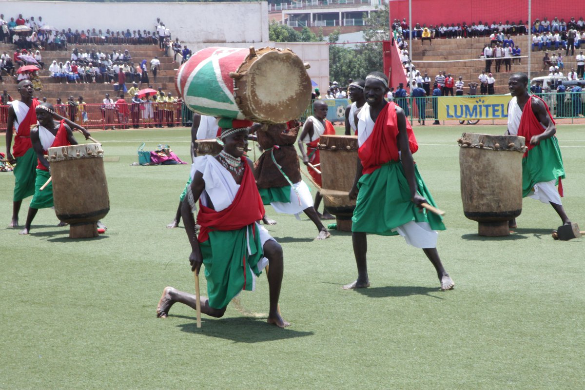 unescobdi's tweet photo. #JME.The day after the session, the ceremonies continued at the #INGOMA_Stadium #Gitega + where marked by the presence of the Minister of @MESRS4 who delivered a crucial speech and handed over certificates to teachers whose work was remarkable at the preceding school year 2020-21 https://t.co/Xk3qfhdslh