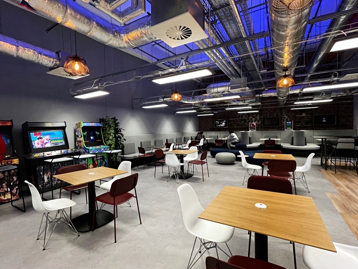 UniofStaffsLDN's tweet photo. Have you visited our RELOAD Café on the third floor? If you haven't, then this is your one stop shop for hot & cold drinks, snacks, hot food and the place to play arcade video games! 🎮 #NextLevelLondon https://t.co/GBuIjmTVzW