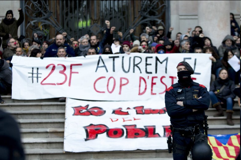 AlertaSolidaria's tweet photo. ✅ ABSOLT EN DAVID DE MATADEPERA

La fiscalia retira l'acusació!
Recordem que aquest absurda (judici quan ja havien absolt els companys per la mateixa acció) va comportar l'empresonament del David durant tres dies 😡

✊🏼No perdonem ni oblidem
Perseverem, lluitem i guanyarem!!! https://t.co/WfFuMSbzjQ