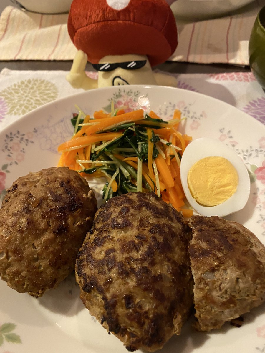 minowa_uno's tweet photo. スロースに徹底対抗❣️
今日は子供も大好きハンバーグを作ってみました😆これ食べて明日も頑張りマッスル🦾
さて今日20日(水)は #相棒
#恋です
明日21日(木)は #ドクターX
#SUPERICH
全て録画済🤩
1週間の私の楽しみのがまた一つ増えました🤣 https://t.co/gtYkrFy1Y0