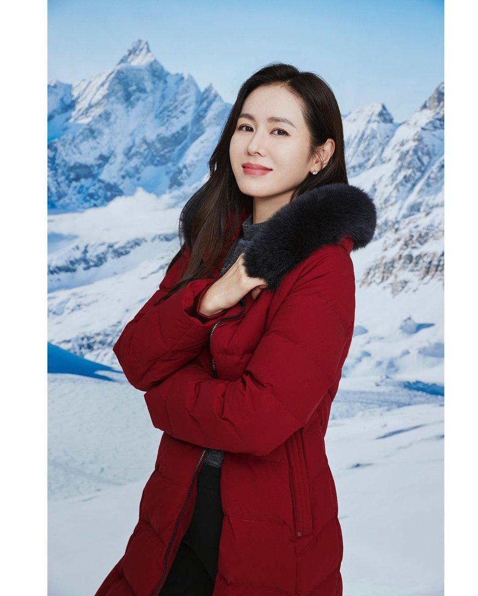 EdelweissPH_FC's tweet photo. Son Ye Jin x Crocodile Ladies 

#SonYeJin #손예진 #孙艺珍 #ソンイェジン https://t.co/LOrhxH0CFw