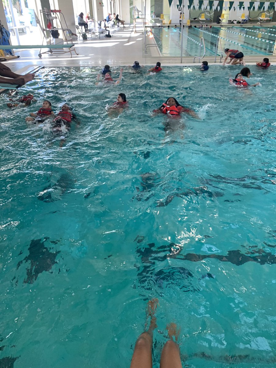 CamFitTurtles's tweet photo. @CampbellAPS 4th grade just finished up a great week at the pool! Thanks @APSAquatics @davitt45 @MsKrippnerAPS https://t.co/3PGy9V0Mmt