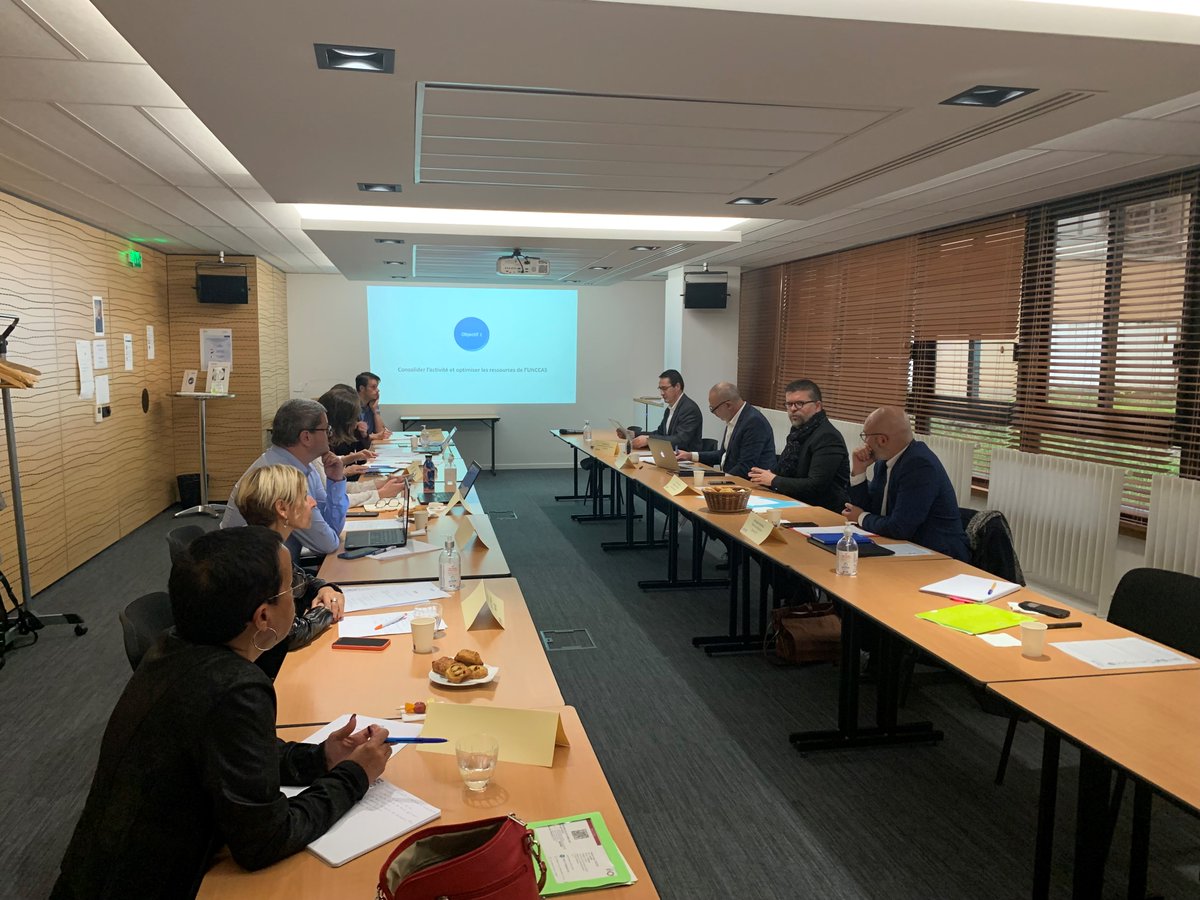unccas's tweet photo. Le Président de l'@unccas @luccarvounas a souhaité réunir le bureau national en séminaire pour réfléchir sur la feuille de route de mandat centenaire. 
#CCAS #CIAS #actionsociale https://t.co/eRHNcHgim9