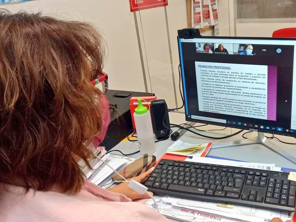 CCOOAlbacete's tweet photo. Planes de Igualdad #ccooclm #CCOOAlbacete #ccooigualdad
🔴Rosario Martínez, secretaria de Mujeres y Políticas LGTBI de CCOO CLM esta interviniendo en este momento en un curso de formación, destinado a los Planes de Igualdad
👇
https://t.co/ZjKw8bZq6E
@CCOOclm
@erreypunto06 @CCOO https://t.co/s6hJcpC4Xp