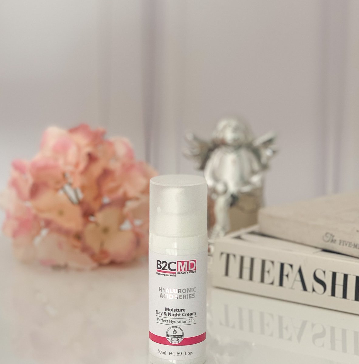 Bu sonbaharda cildimizin kurumasına izin vermiyoruz💫B2CMD Hyaluronik Asit içerikli Gece-Gündüz Bakım Kremi ile gündüz ve gece bakımın artık tek bir üründe buluşuyor.
#kozmetikon