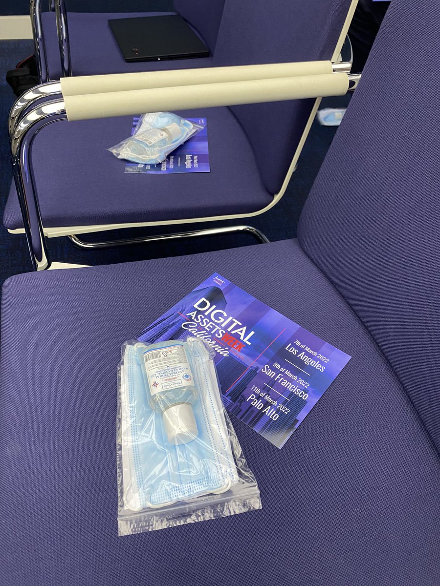 DASL_Me's tweet photo. The @DASL_Me team are at #digitalassetsweek - do come and say Hi and don’t forget to grab one of our @lab577 mugs at the registration desk! 

#daweek @JonesDay @JulietMedia #blockchain #digitalassets #Crypto https://t.co/xQoGq99Wxw