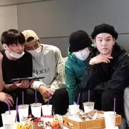 พี่จะไปคอนบังทัน tweet media