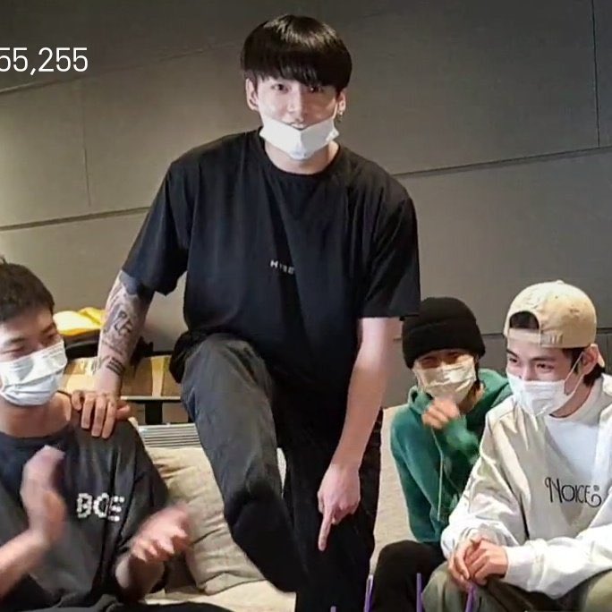 มีมน้องจองกุก : กุไม่รู้จะขอบคุณมึงด้วยส้นตีนข้างไหนดี