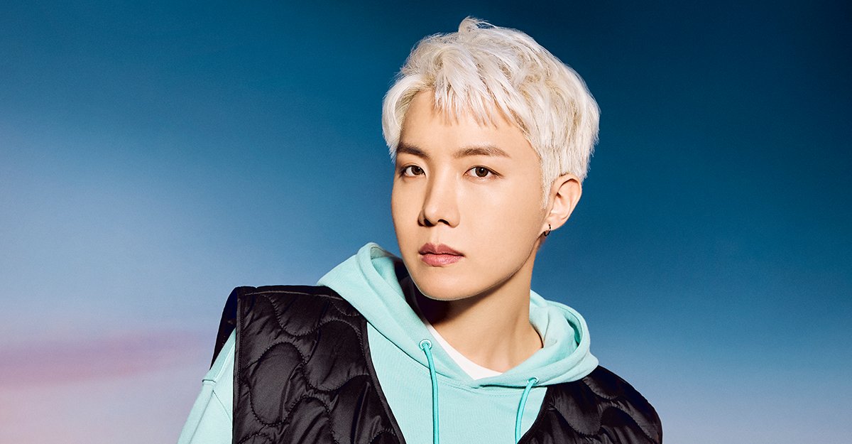 fila_korea's tweet photo. 도심에서 찾은, 뜨거운 지금
Found in the city center, hot now

Create Your Winter
2021 FILA Winter Collection

💜제품확인:https://t.co/WN0mFGXS8o

#휠라 #FILA #방탄소년단 #BTS #RM #진 #슈가 #제이홉 #지민 #뷔 #정국 #Jin #SUGA #jhope #Jimin #V #JungKook @BTS_twt #Create_Your_Winter https://t.co/n5ZgJiZumT
