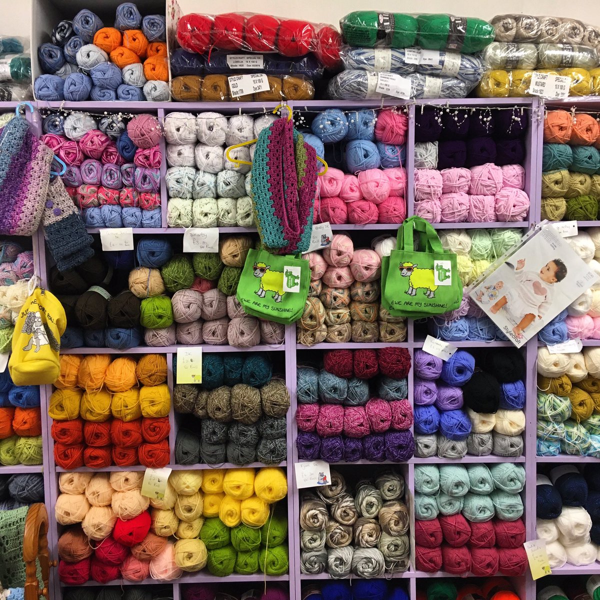 HandKnittedLove's tweet image. ****Woolly Wednesday******
Good morning it’s woolly Wednesday &amp;amp; discount day here at the wool shop @CastleParkArt pop in for your knitting &amp;amp; crochet yarns, wool mix yarns plus lots more! 
Some gorgeous super chunky yarn arrived! #woolshop #indie #smlbiz #knitting #crochet #yarn
