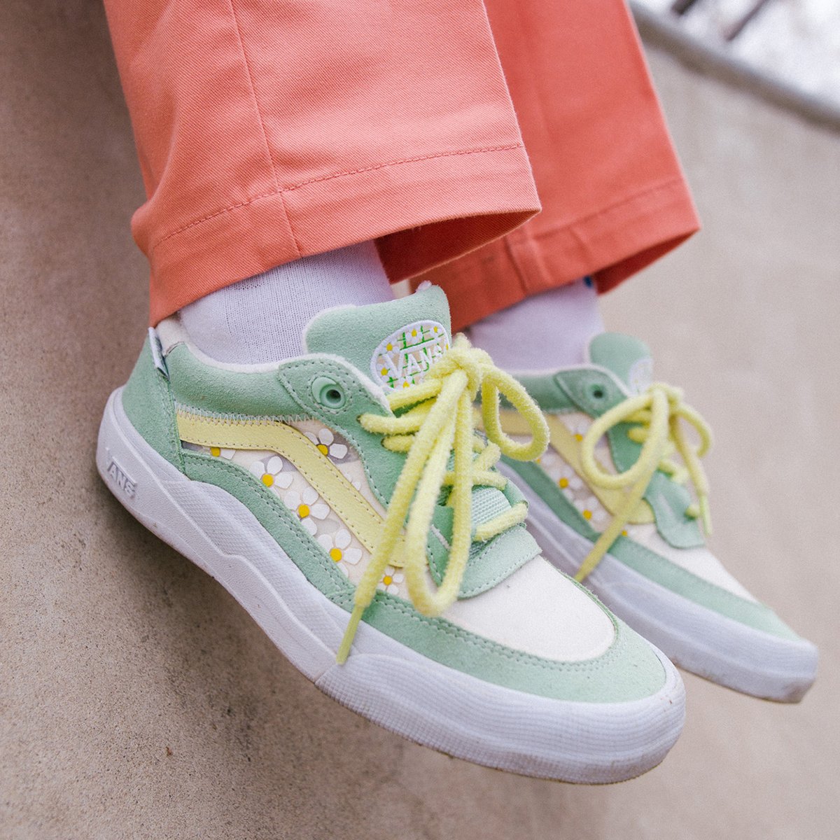 skatedeluxe's tweet photo. Check @brightonzeuner´s interpretations of Vans' new team shoe - the @vansskate Wayvee in Pastel Green.

⬛ https://t.co/l8nD6LLqrz

#skatedeluxe https://t.co/MNPDKdp5Rr