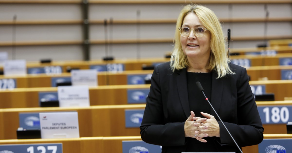 DAOM_dk's tweet photo. En koalition af EU-parlamentarikere opfordrer i et brev til CEO's for Europas 100 største virksomheder til, at de indstiller alt målrettet digital markedsføring. Læs brevet her: https://t.co/tQglAf0aJm

#eupol #eubiz #dkbiz #dkpol #digidk #dsa https://t.co/fXu1kIpatq