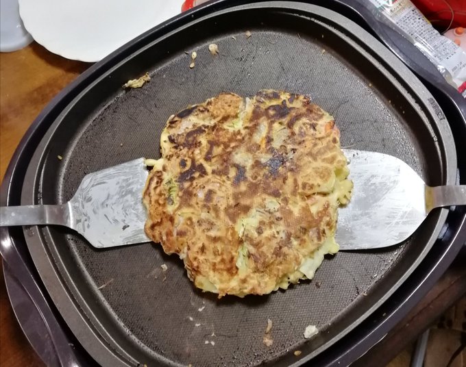 大型で強い勢力のお好み焼き作ってます。 