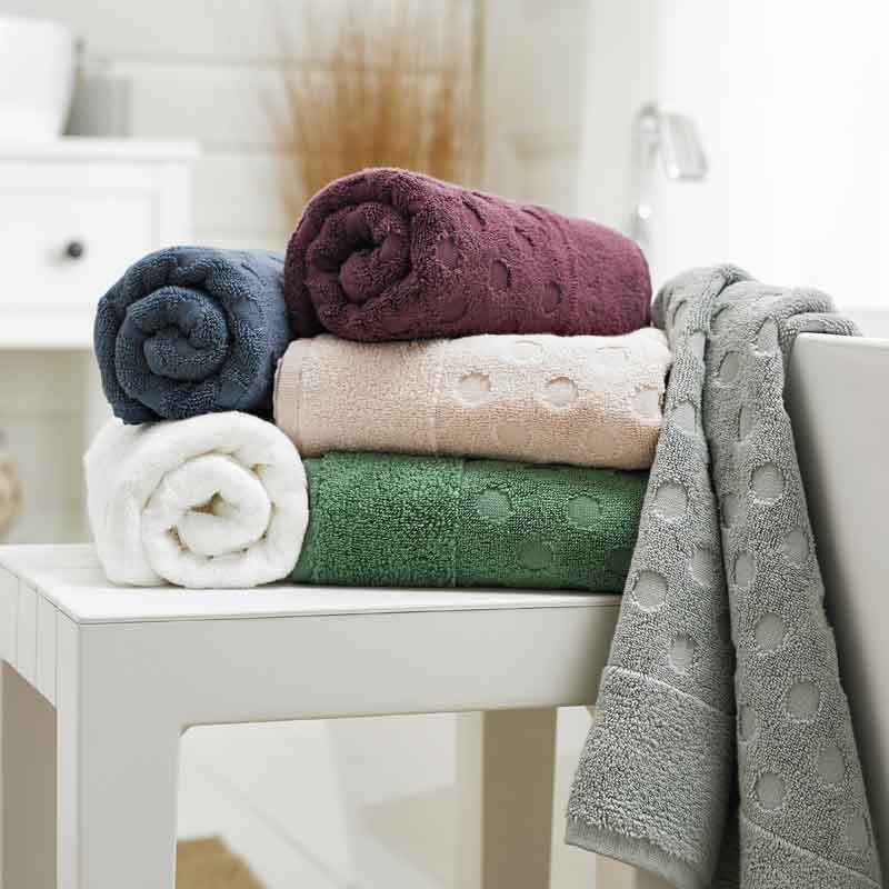 550 GSM Copenhagen Zero Twist Towels will bring style and elegance to any main bathroom or en-suite.
bedlinendirect.co.uk/550-gsm-copenh…
Zero Twist towels have a unique luxury weaving technique that creates softness, absorbency and strength.