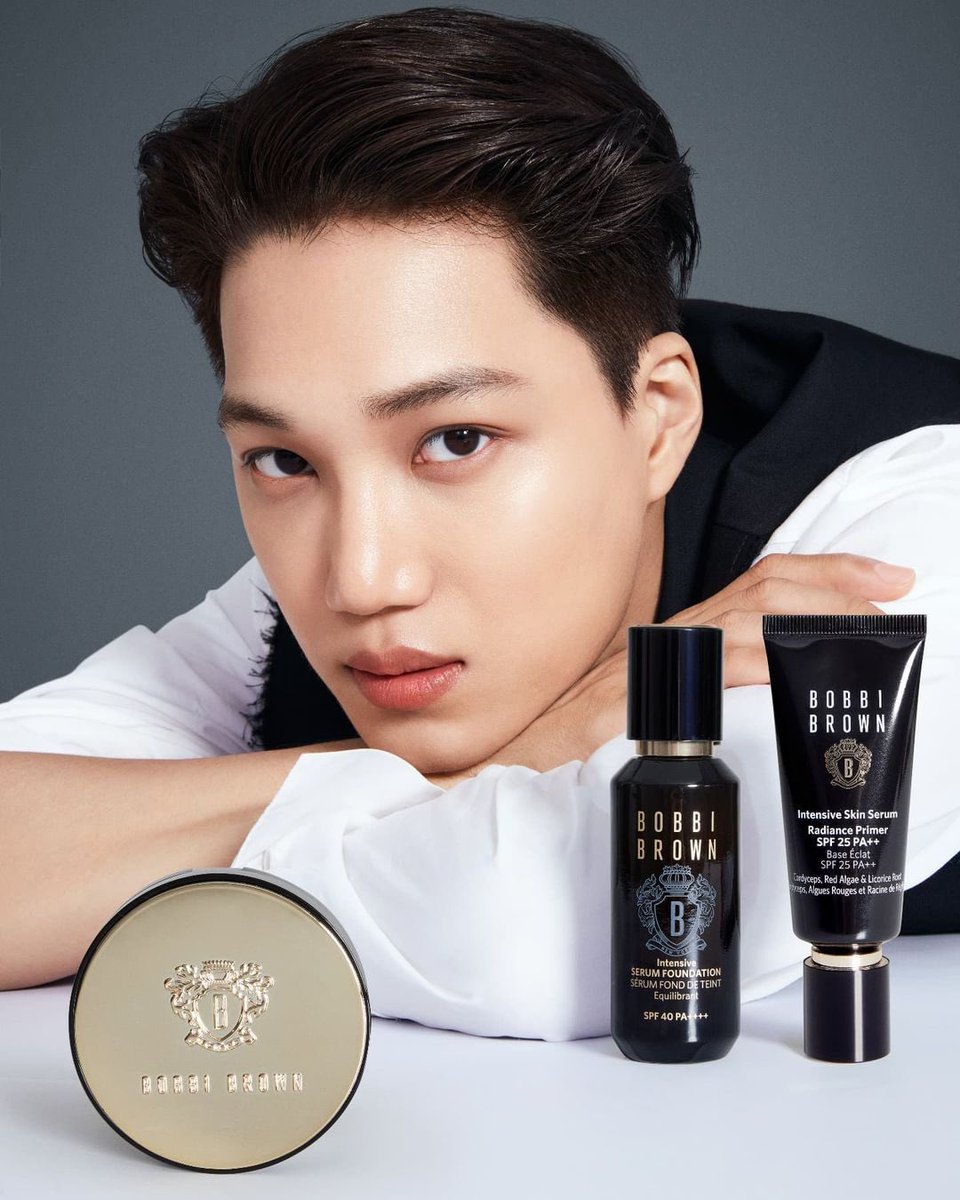EXOKaiTurkey's tweet photo. 211020 | bobbibrownkorea Instagram güncellemesi:
⠀
"Kai'nin BobbiBrown Serum Glow Trio ile tamamlanan mükemmel ışıltılı cildi ✨"
📎https://t.co/wG5H8uuS3v
#KAI #카이 #엑소카이
#BobbiBrownxKAI #KAIGLOW @weareoneEXO https://t.co/wTH6EZHeaw