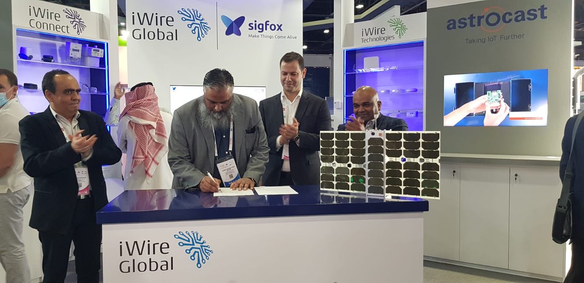 GITEX_GLOBAL's tweet photo. Business making at #GITEXGLOBAL is simply unstoppable 🙌 Astrocast and iWire sign a partnership to develop an IoT end-to-end solution in asset tracking!
Make the most of the remaining show days to network and connect with the tech world at the biggest tech show this year 💥 https://t.co/2qCvoRmxUu