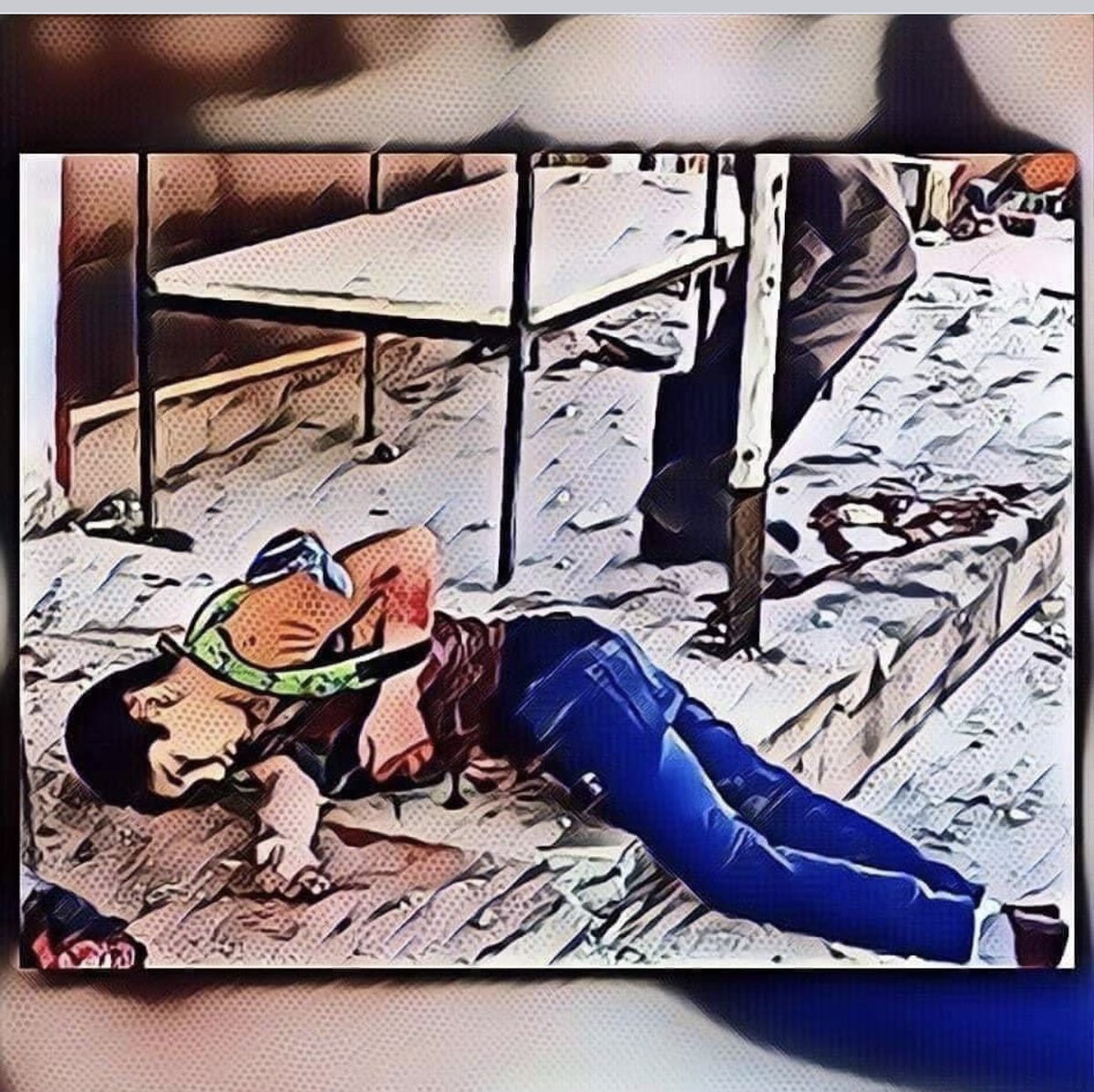 NabilElHalabi1's tweet photo. @USEmbassySyria 

1)- Today morning, #Ariha -#Syria  woke up to a horrific massacre of innocent children on their way to school.
The #massacre took place after the #Assad army bombed civilian areas in the town of Ariha this morning! https://t.co/ntoLEwPQWw