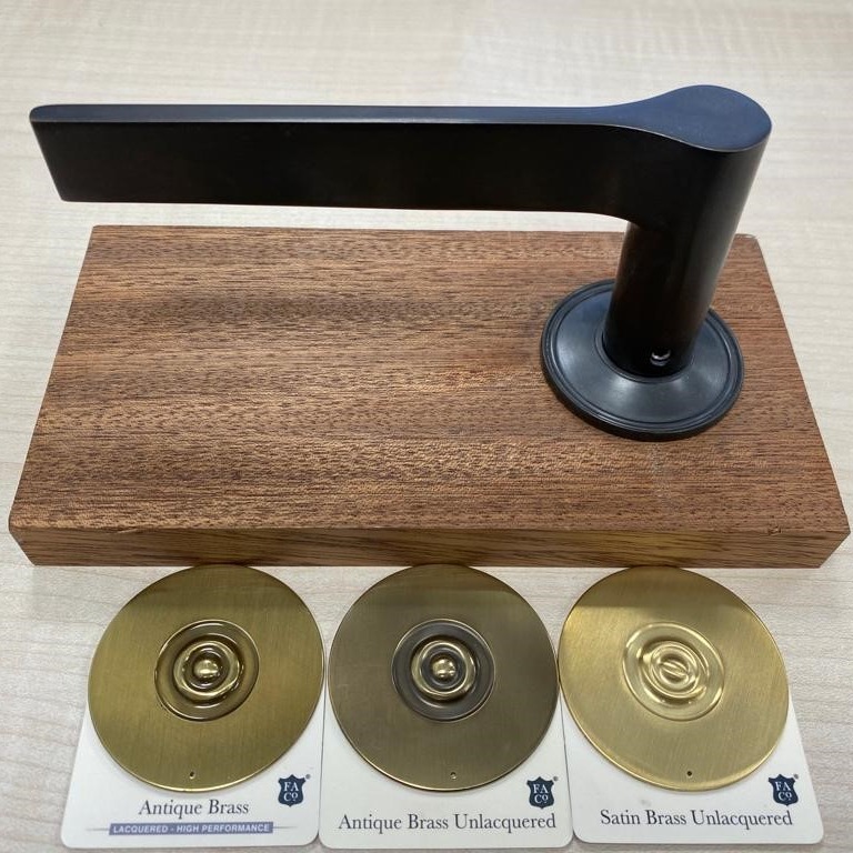 SDSLondon's tweet photo. A sample lever handle with finish swatches....a perfect way to show a client the options available when wanting to match finishes.
.
.
#specification #samples #leverhandle #finishes #options #refinishing #doorhandles #interiors #interiorinspo #hardware #handles #doors https://t.co/g3jyTJLQ76