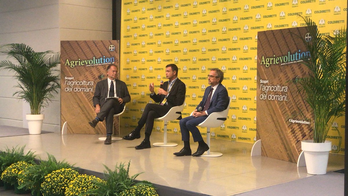 colturaecultura's tweet photo. Alcuni momenti di #Agrievolution a #Riccagioia, un'importante occasione per parlare dell'agricoltura di prossima generazione e delle opportunità di questo settore, da affrontare con un approccio innovativo a tutela della #biodiversità dei nostri prodotti tipici. https://t.co/mbCbcILyV0