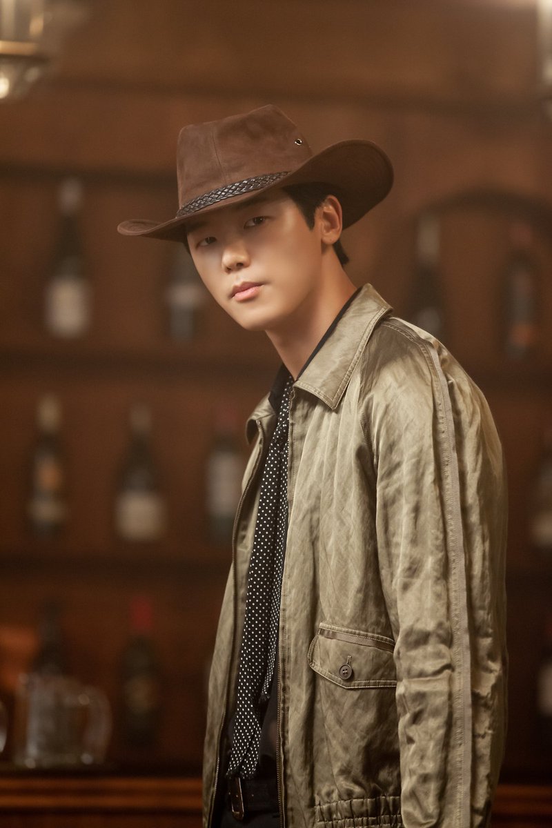 CNBLUECL's tweet photo. 211020 [FNC Naver Post] CNBLUE 싹둑 (Love Cut) MV behind stills 
- Kang Minhyuk

https://t.co/TbkykGZCc9
#LetsRideWithCNBLUE #CNBLUE #씨엔블루 #싹둑 #Love_Cut #WANTED #강민혁 #KangMinhyuk https://t.co/uTaRQjf5wY