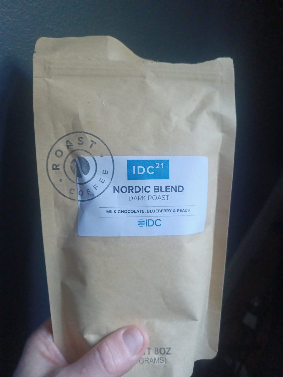 IDC_EMEA's tweet photo. Was lucky to bump into Darren from Events in the office. He slipped me some of the coffee attendees of some of our European Summits have received. Pretty good (unsure of the description!) https://t.co/x09XrIL24h