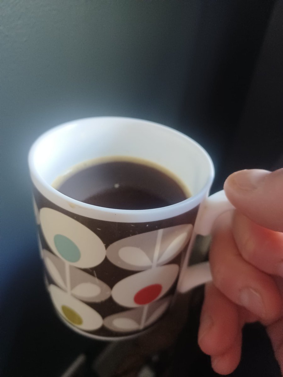 IDC_EMEA's tweet photo. Was lucky to bump into Darren from Events in the office. He slipped me some of the coffee attendees of some of our European Summits have received. Pretty good (unsure of the description!) https://t.co/x09XrIL24h