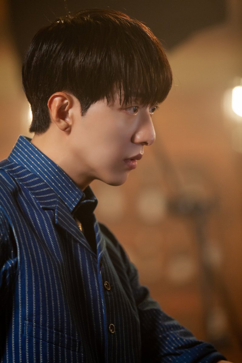 CNBLUECL's tweet photo. 211020 [FNC Naver Post] CNBLUE 싹둑 (Love Cut) MV behind stills 
- Lee Jungshin

https://t.co/TbkykGZCc9
#LetsRideWithCNBLUE #CNBLUE #씨엔블루 #싹둑 #Love_Cut #WANTED #이정신 #LeeJungshin https://t.co/HjOL04JXbE