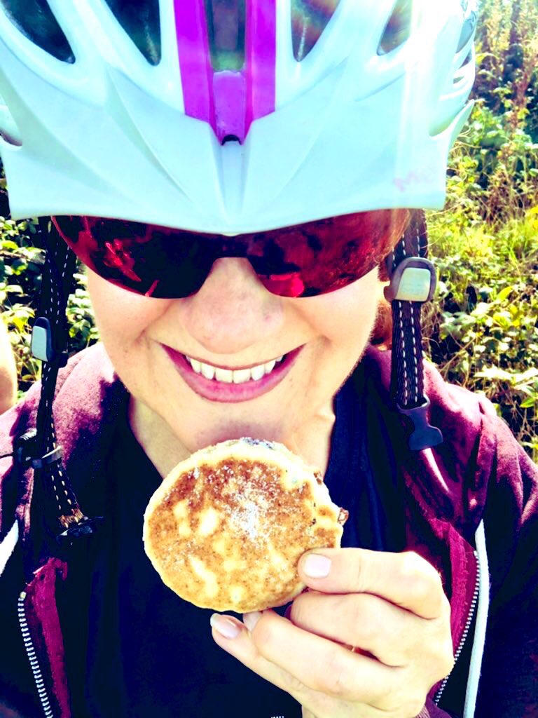 RealShanCothi's tweet photo. Chi’n barod am her #adnabodydon Emyn don Fawreddog arall i’ch herio - tybed pa gor fydd yn dehongli!? Het ore mlan! #cymanfa #borecothi @BBCRadioCymru https://t.co/tKULGrrmMo