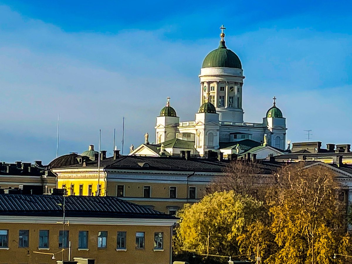 RT @FromMikes: In the background, Helsinki Cathedral. Another church built during the Russian occupation of Finland. https://t.co/DF6Y5MT7Tz