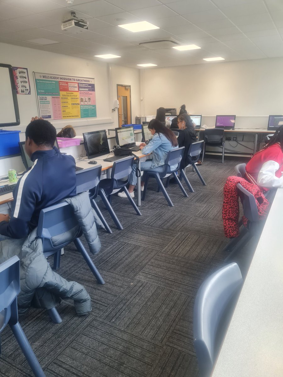 Year 11 coming into revision sessions in the holidays. A great turn out of French and Spanish students. #thewellsacademy #achievegreatness. Shows the focus and commitment of staff and students. Well done, Year 11😊