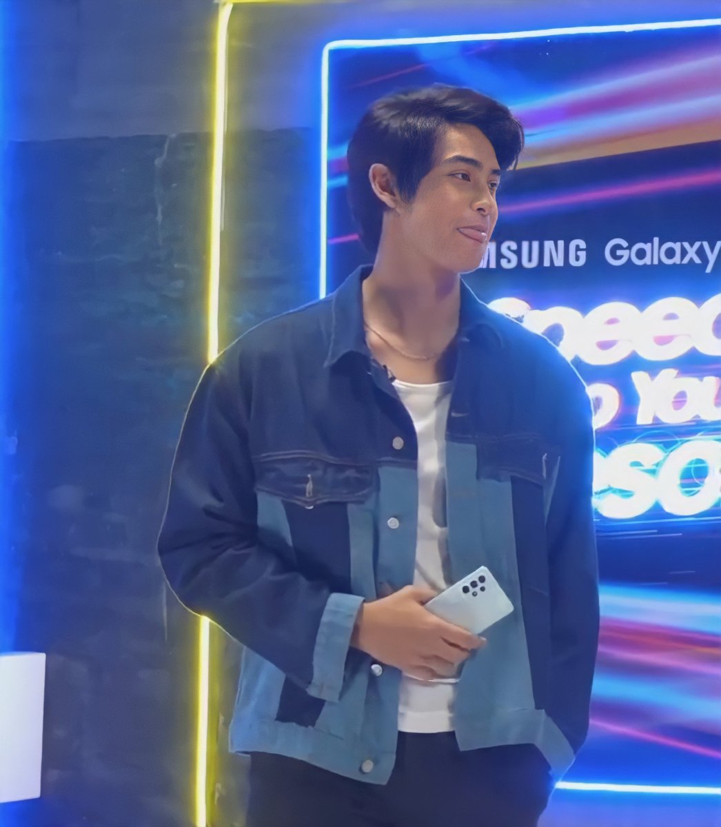 soxybernfaulk's tweet photo. 💖

#SpeedUpYourAwesome 
#GalaxyA52s5G 
#GalaxyxDonny https://t.co/GtGgpWUx2I