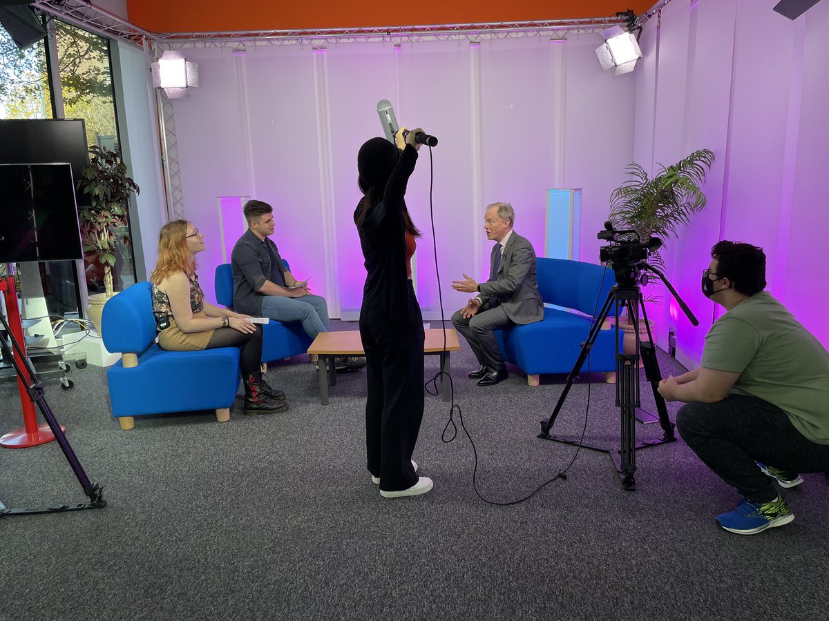 This morning, our BSc Television and Broadcasting and BA Journalism students interviewed the Executive Director for Government Communications <a href="/AlexanderAiken/">Alex Stuart Aiken</a> in our atrium studio at the <a href="/portsmouthuni/">University of Portsmouth</a>. <a href="/UniPortCCI/">Faculty of CCI, UoP</a>