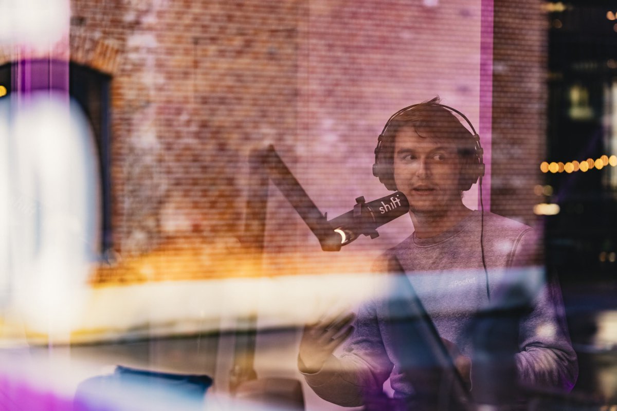 itpocket's tweet photo. #studioshift is back live at 12:30 with @bosmet & his hero @odannyboy. The rest of the program stays unchanged. Sorry for the inconvenience and enjoy the afternoon! https://t.co/ijJAu2Kr9y