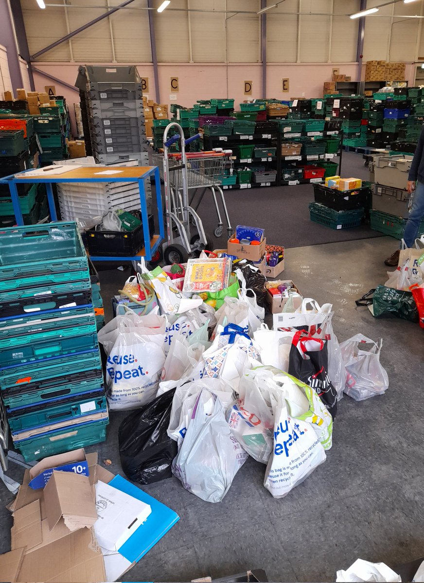 Harvest gifts delivered safely to <a href="/OldhamFoodbank/">Oldham Foodbank 🦉</a>  #StThomasMoorside