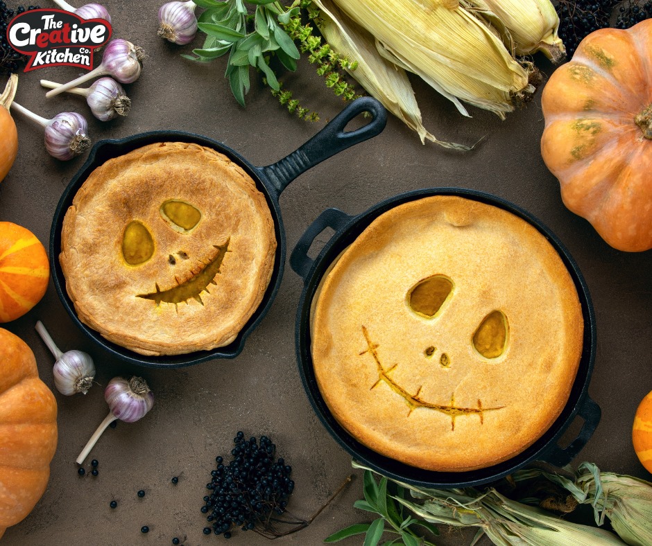 VickyTCKC's tweet photo. #HappyHalloween 🎃

Have you baked any #Halloween inspired food? share your creations with us below 😉

#pumpkin #pumpkins https://t.co/3eOw21jS2W