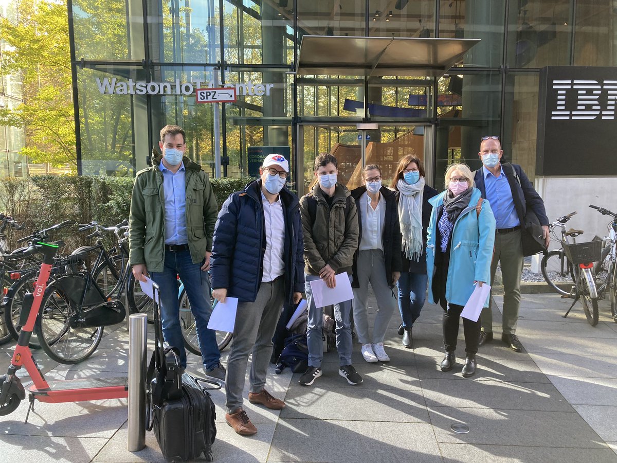 hlthhack's tweet photo. Weiter geht es mit den Innovationen an der @UnimedizinM und den Vorbereitungen für den nächsten @hlthhack mit #IBM #UKSH @ChariteBerlin uvm. vom 15-17.9.2022 - heute geht es um die Weiterentwicklung unseres #Appkosmos #pflegeanamnese #messenger #ambulanzaufnahme @IBMWatson https://t.co/CzVP4AthUE