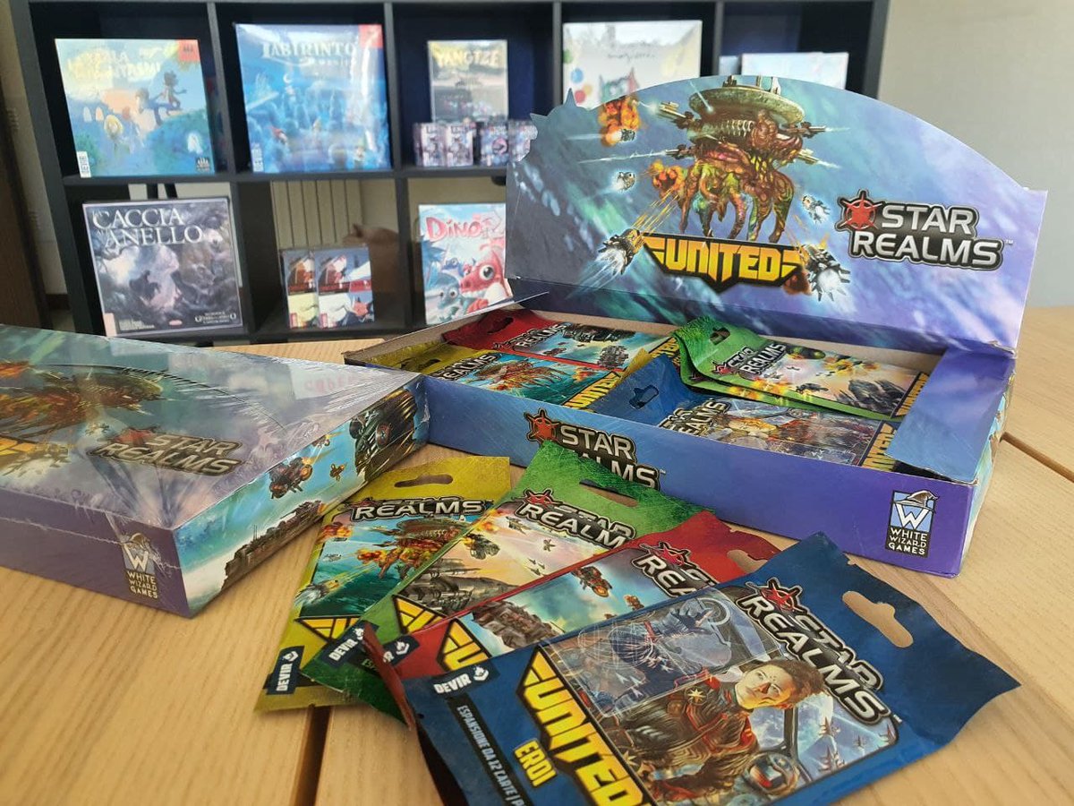 La battaglia tra le stelle non si ferma mai!
Sono arrivate le nuove bustine della espansione STAR REALMS: UNITED! 💫
- Assalto 💥
- Comando 👑
- Missioni 📩
- Eroi 🤠
Disponibili dal 05/11!
#DEVIR #Boardgame #Boardgames #StarRealms #StarRealmsUnited