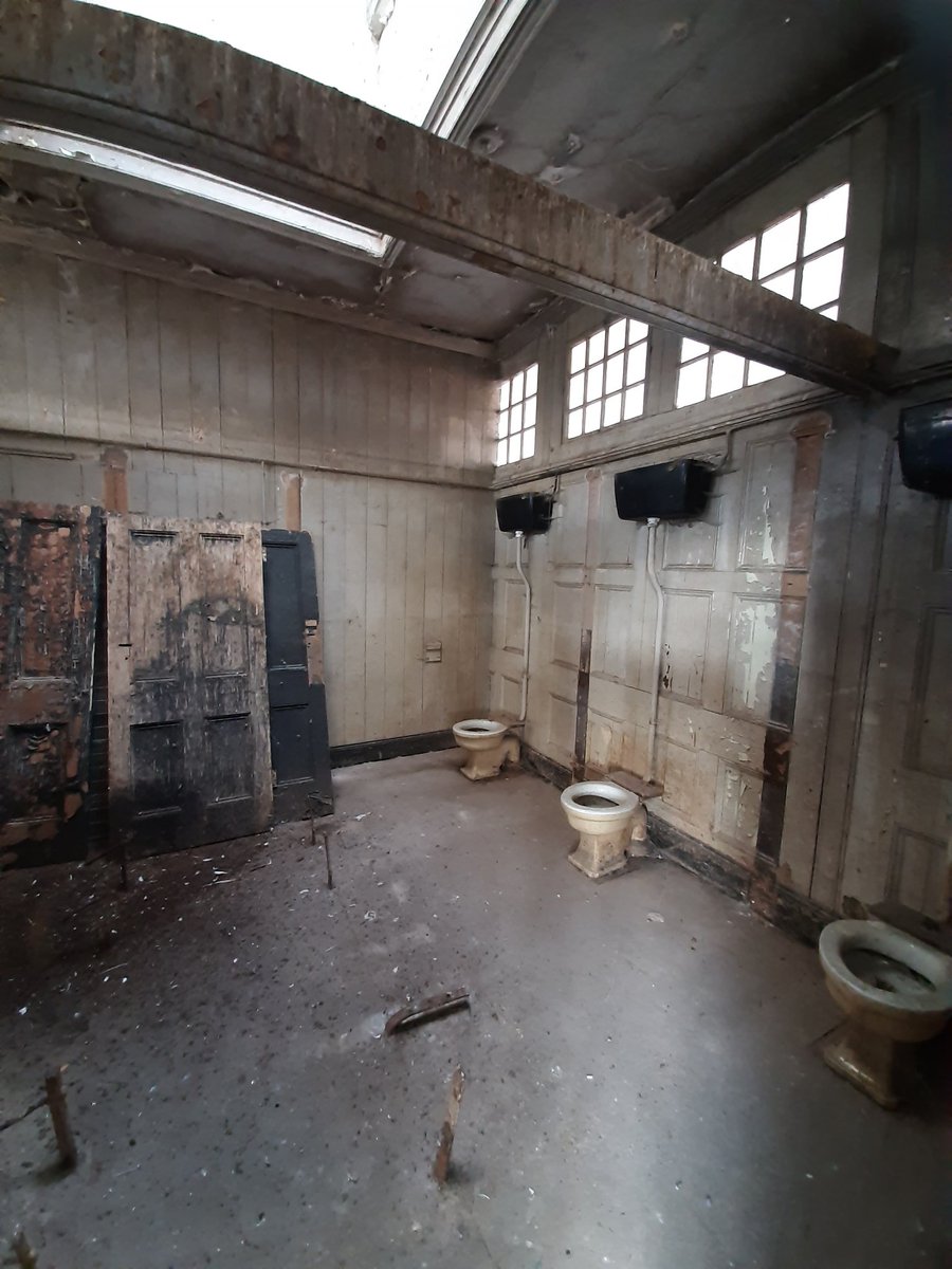 RailwayHeritage's tweet photo. Good meeting at Sleaford this morning to discuss the new community rooms for the station with @EastMidRailway & @poacherline https://t.co/QBi25BSiYz