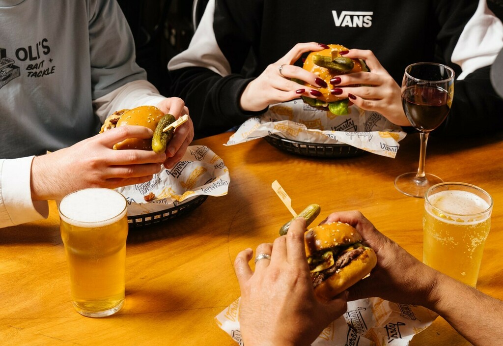 varsity_au's tweet photo. Hurry up and just eat it!
.
.
.
.
#varsity #varsityau #varsityburgers #varsitybar #burger #burgerporn #cheeseburger #hamburger #burgers #fries #burgertime #instaburger #burgerlovers #perthburgerhunters #beer #craftbeer #beerporn #instabeer #beerstagram #… https://t.co/ser6WsqK3I https://t.co/e6mpOO6AXY