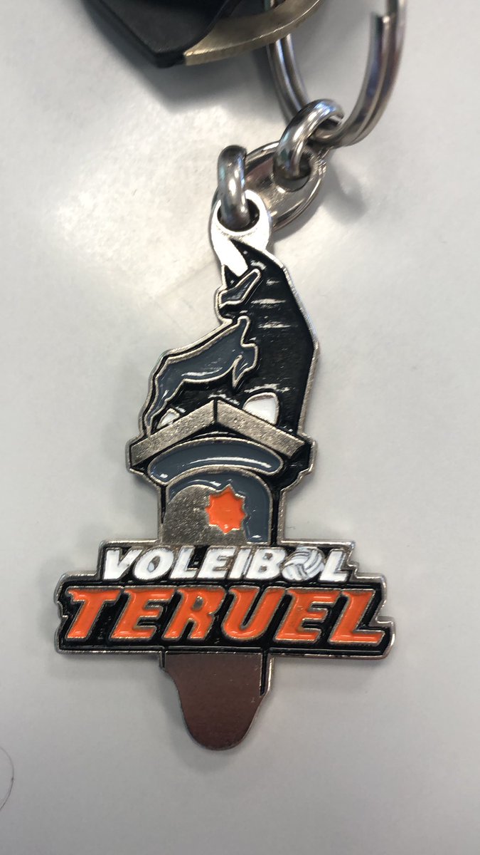 Cuando tus hijos eligen un llavero …. <a href="/CVTeruel/">Pamesa Teruel Voleibol</a> los tienes pillados, aún con muchos km de distancia