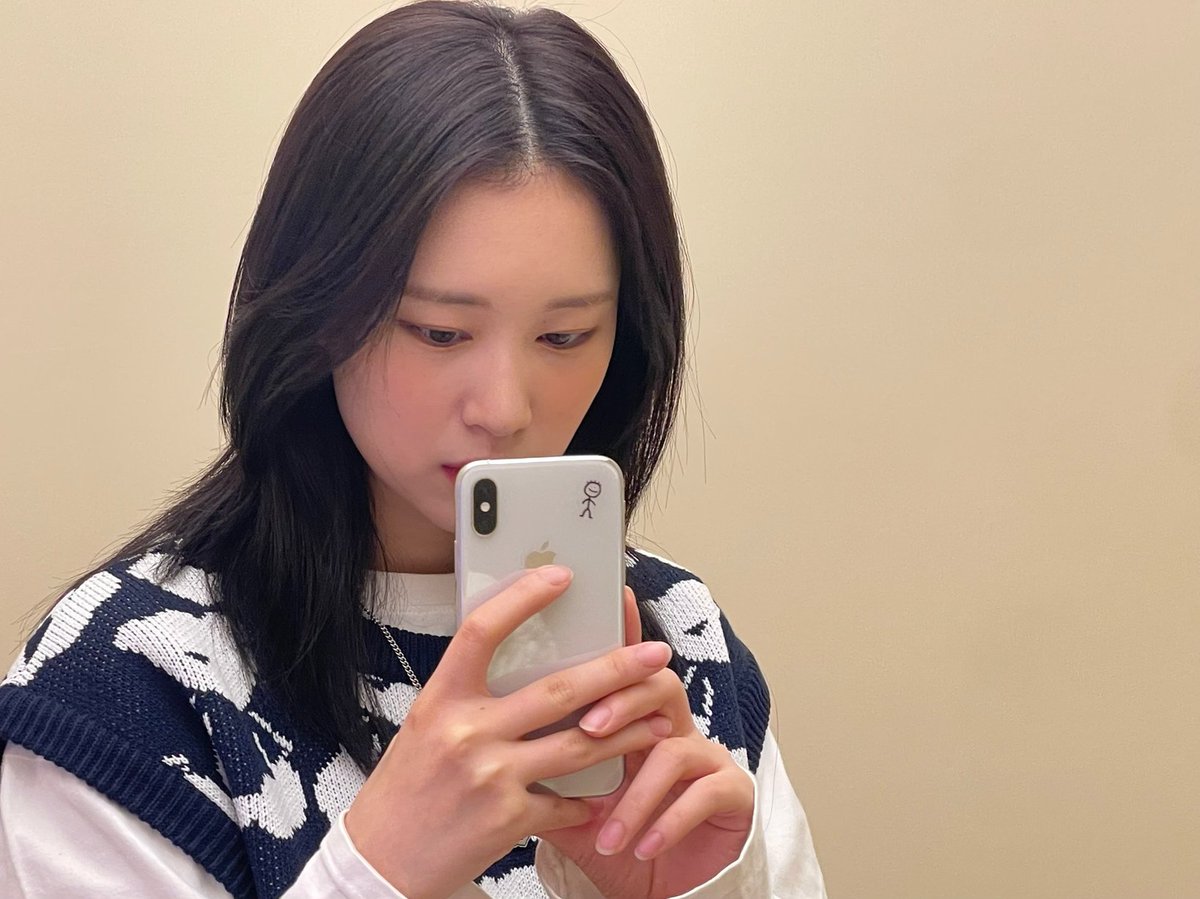 [🦊🌎] 📸 2021.10.20

" 나한테 사진 찍힐 사람~?! "

#ELLY #엘리 #위키미키