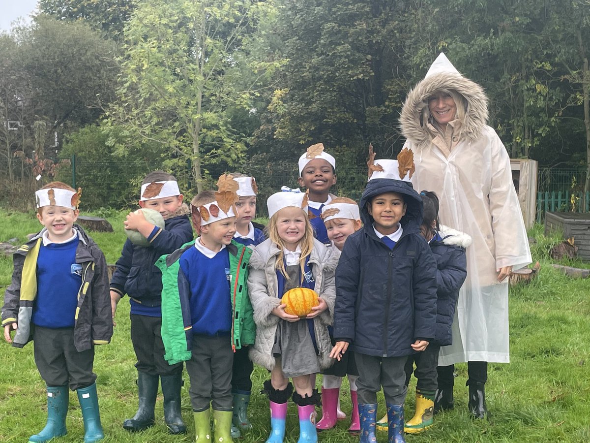 OABroadoak's tweet photo. Our Reception class have done an amazing job with their Autumn crowns this morn . A huge will done! #forestschool #eyfs #autumncrowns #leafcrafts https://t.co/2Tv6TqHHOm